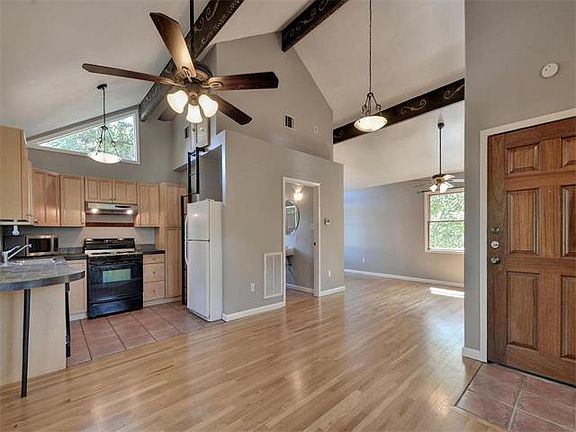 5th image of 4405 Shoalwood Ave #B