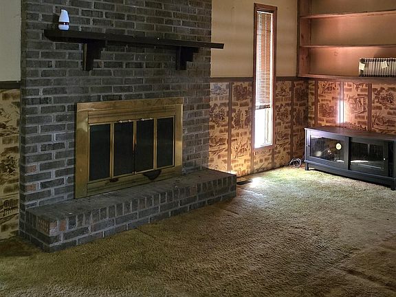 2nd image of 209 Bluff Dr