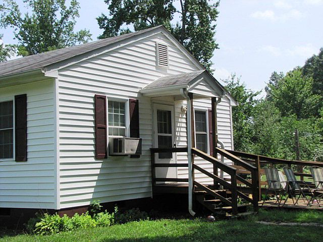 2nd image of 102 Thynedale Dr