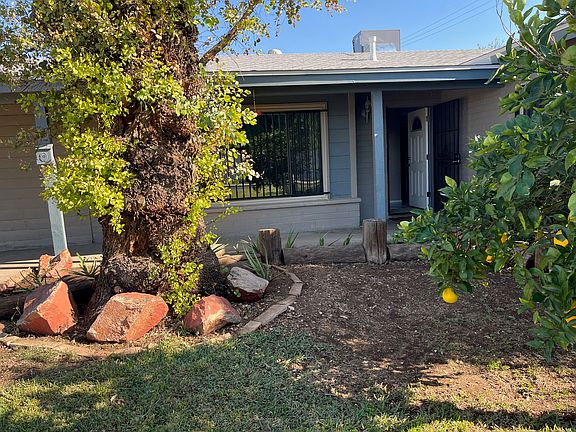 Front entry with front patio walkway