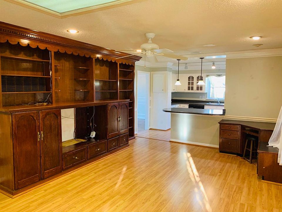 1st image of 230 Cedar Crst #230