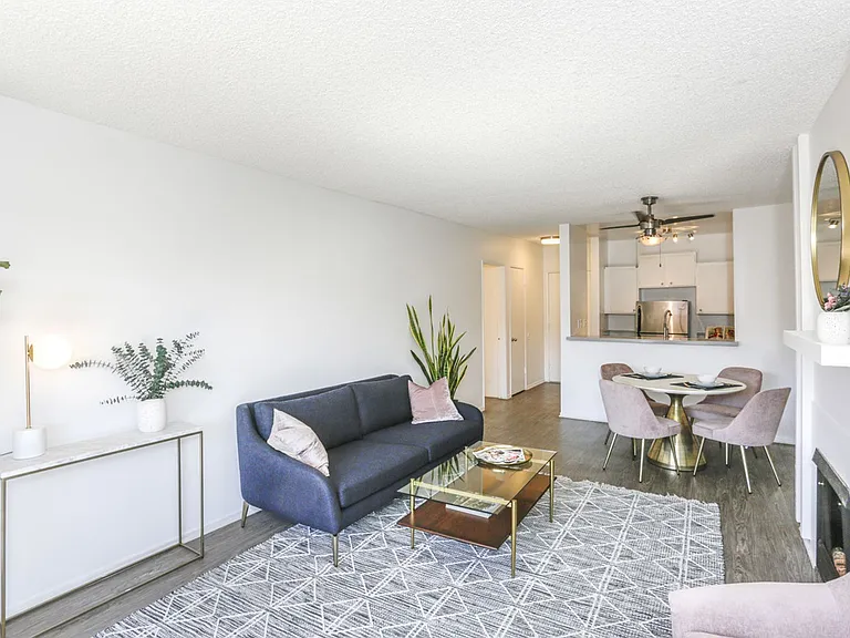 Westwood Villa — Photo 9