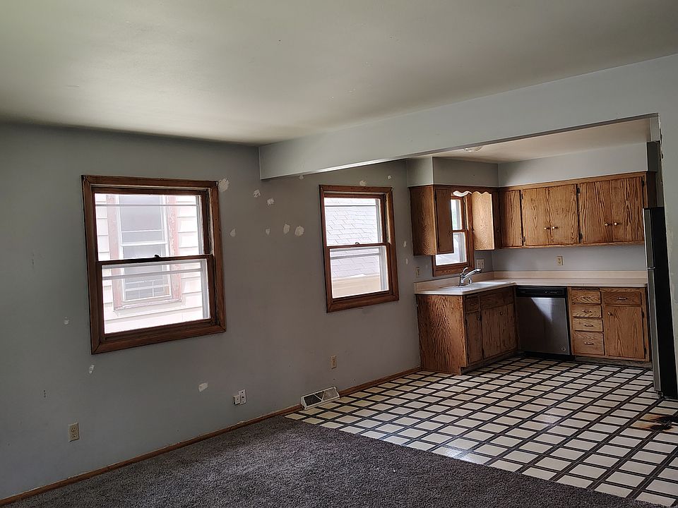 1st image of 1130 S 62nd St