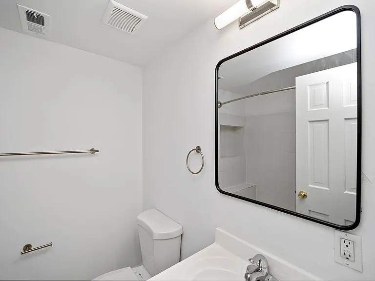 1755 T St NW #2 — Photo 15