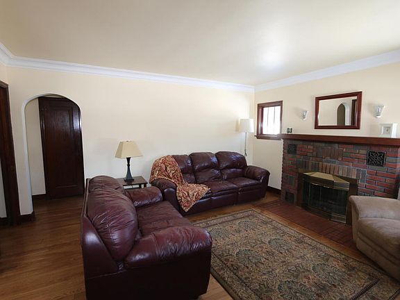 3rd image of 1300 Kimball St
