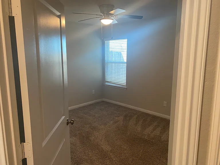 2060 Dade Loop — Photo 8