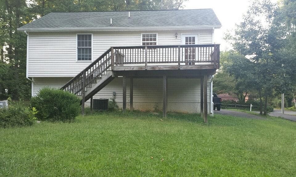 2nd image of 320 Crump Dr