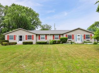 203 Meadows Dr, Painesville, OH 44077