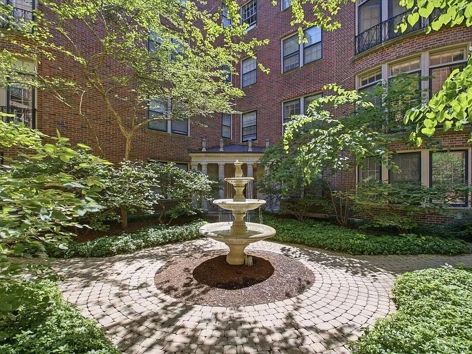 1st image of 946 N Michigan Ave #3N