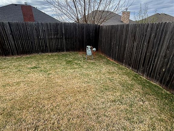 2nd image of 404 Eastview Dr