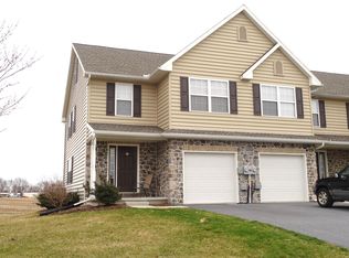 52 Bethlehem Ln, Ephrata, PA 17522