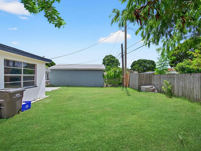 608 Fairfax Rd — Photo 49
