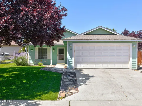 402 N 11th St, Selah, WA 98942