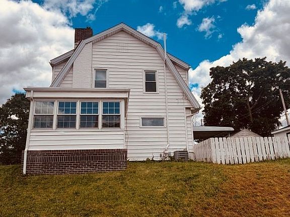 2nd image of 407 Korman Ave NE