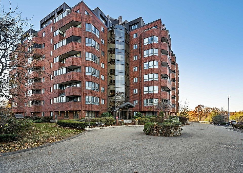 1st image of 200 Burkhall St Unit 105