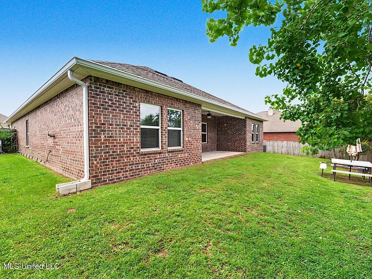 14894 Calcutta Dr — Photo 24