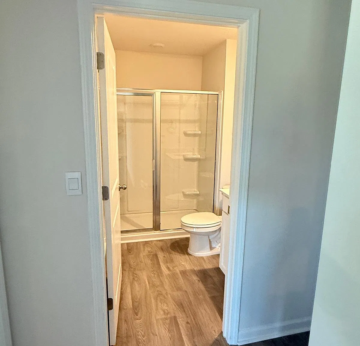 5 bed, 2558 sqft, $2,700 — Photo 2