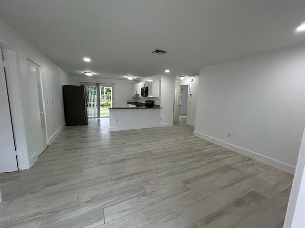 1521 Plantation Dr #1523