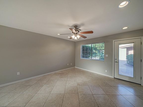 4th image of 1850 E Maryland Ave Unit 36