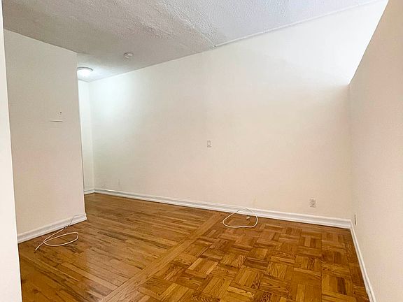 2nd image of 146 W 79th St APT 4C