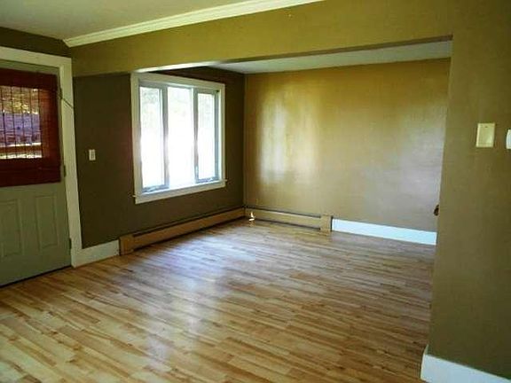 3rd image of 414 Center Ave