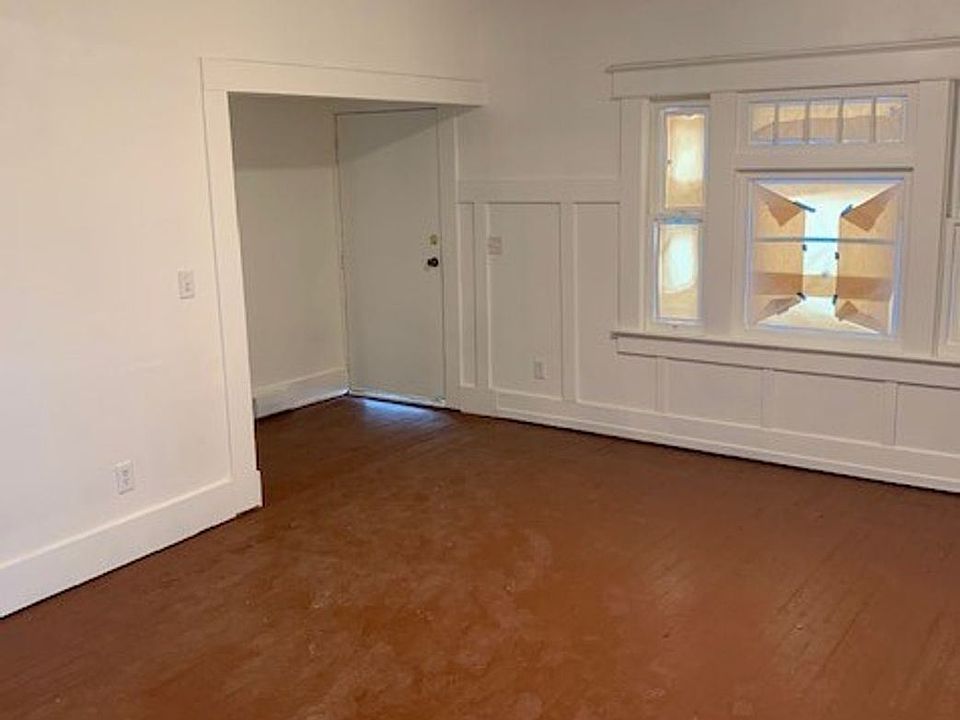 2nd image of 851 N Glenn Ave