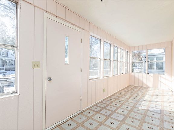 3 season room