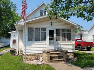 405 E Wood St, Colfax, IL 61728
