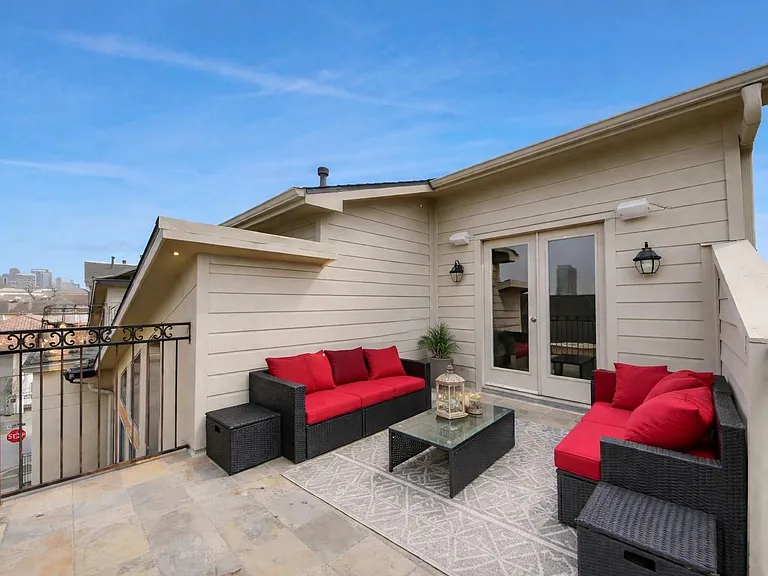 3507 Jackson St — Photo 3