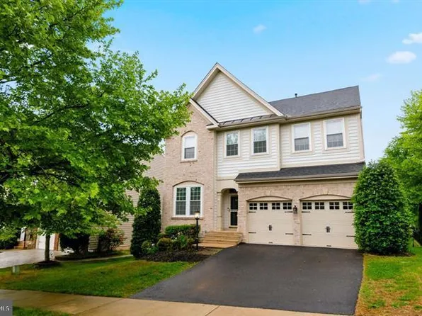 16380 Rusty Rudder Dr, Woodbridge, VA 22191