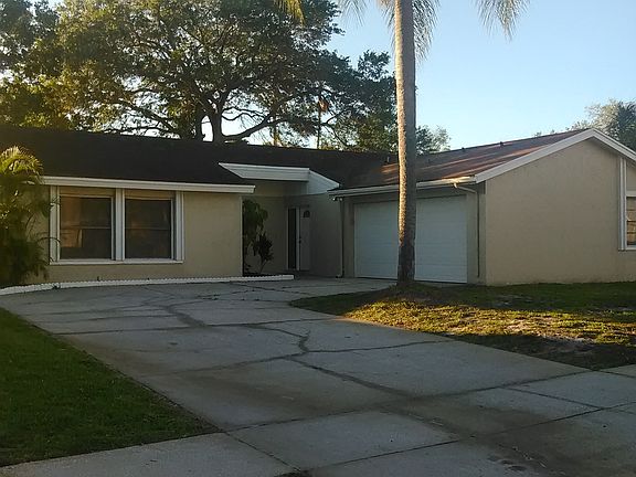 2nd image of 11345 Hollyglen Dr