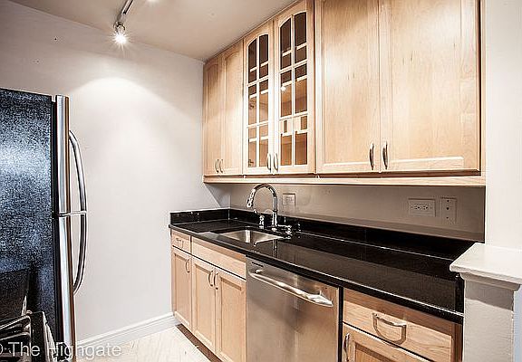 5th image of 182 E 95th St APT 22H