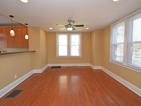 5th image of 1581 Elizabeth Pl