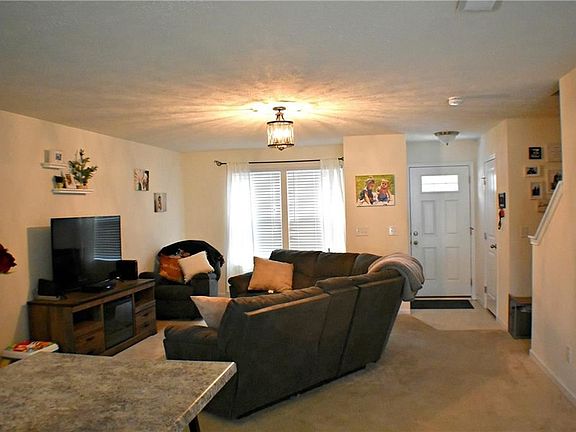 5th image of 220 Emily Dr #31