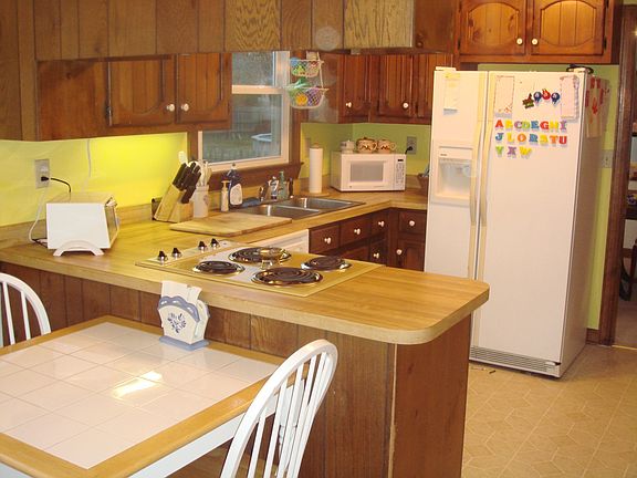 Efficient Kitchen/Breakfast Area