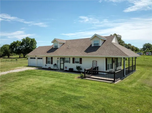 1459 NW 325th Rd, Holden, MO 64040