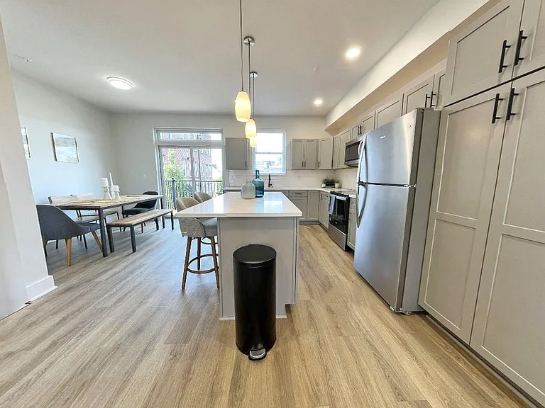 Pearl Street Townhomes — Photo 5