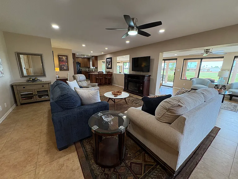 2246 N Middlecoff Dr — Photo 10