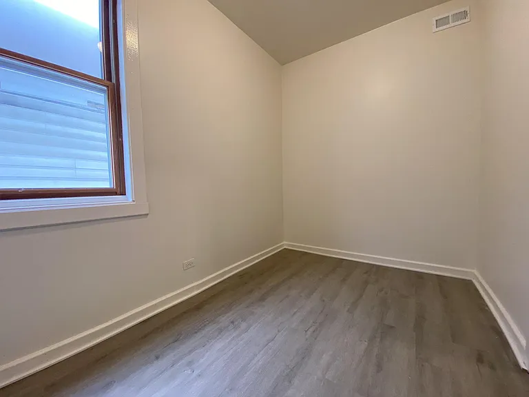 4450 S Wood St #2-R — Photo 9