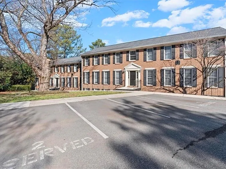 1101 Collier Rd NW #T5 — Photo 2