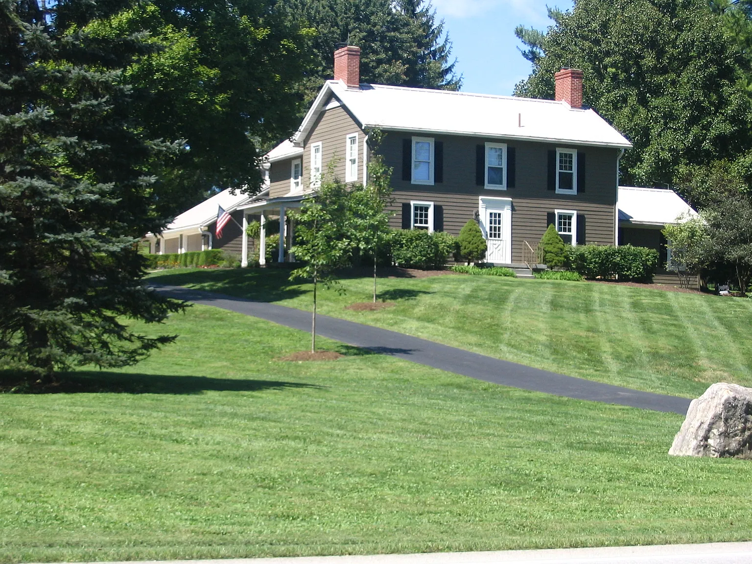 8484 Olentangy River Rd photo 1