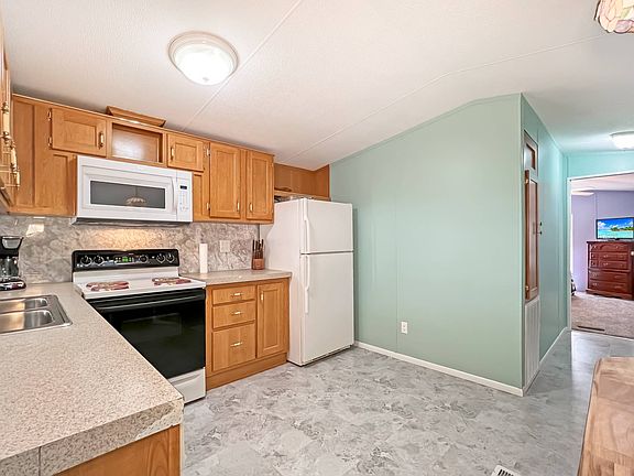4th image of 8 Eland Dr