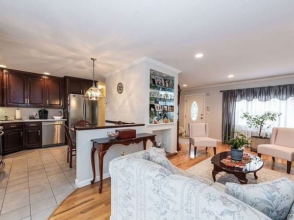 4th image of 791 Woodside Dr