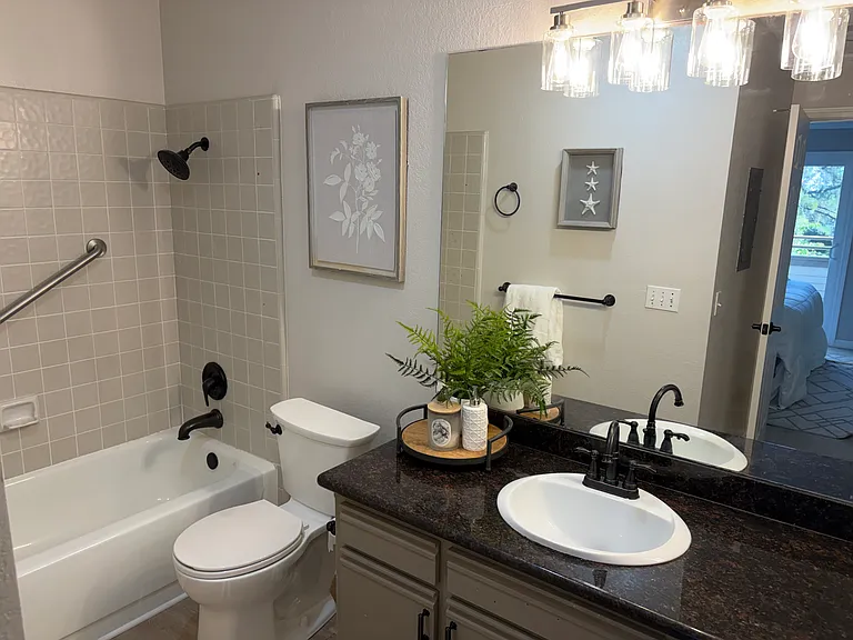 1271 Poplar Ave #406 — Photo 2