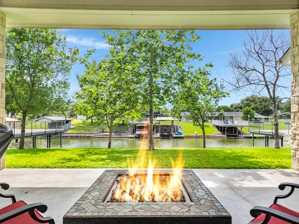 307 E Pheasant Drive, Highland Haven, TX 78654