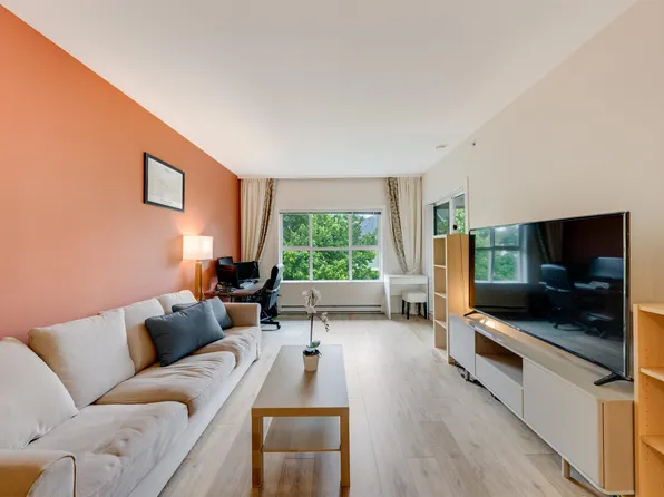 5665 Irmin St #405, Burnaby, BC V5J 0C4