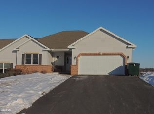 111 Country View Ct, Galena, IL 61036