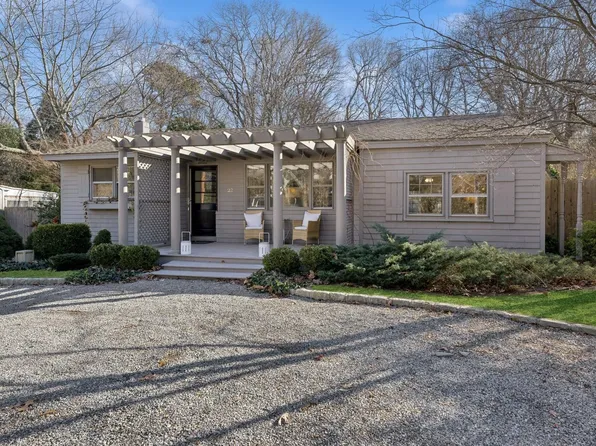 22 Pine Crest Lane, Sag Harbor, NY 11963