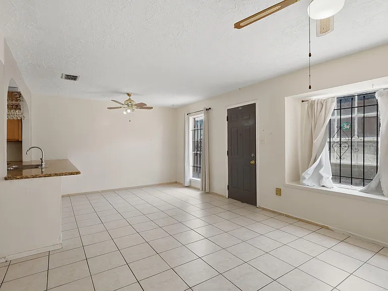 12449 Sharpview Dr #2449 — Photo 7