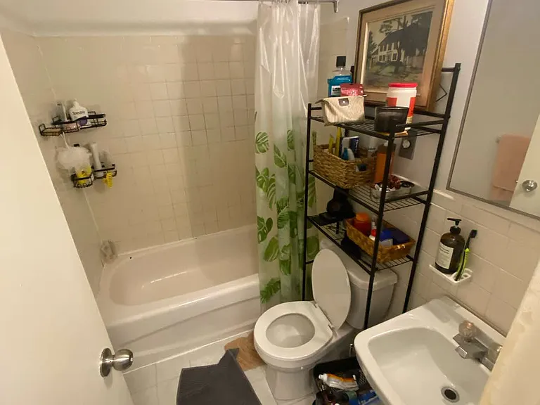 547 Frontenac St #1 — Photo 7